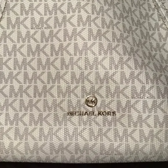 Michael Kors Sienna Large Logo Shoulder Bag in the color White/Acorn. - Picture 2 of 6